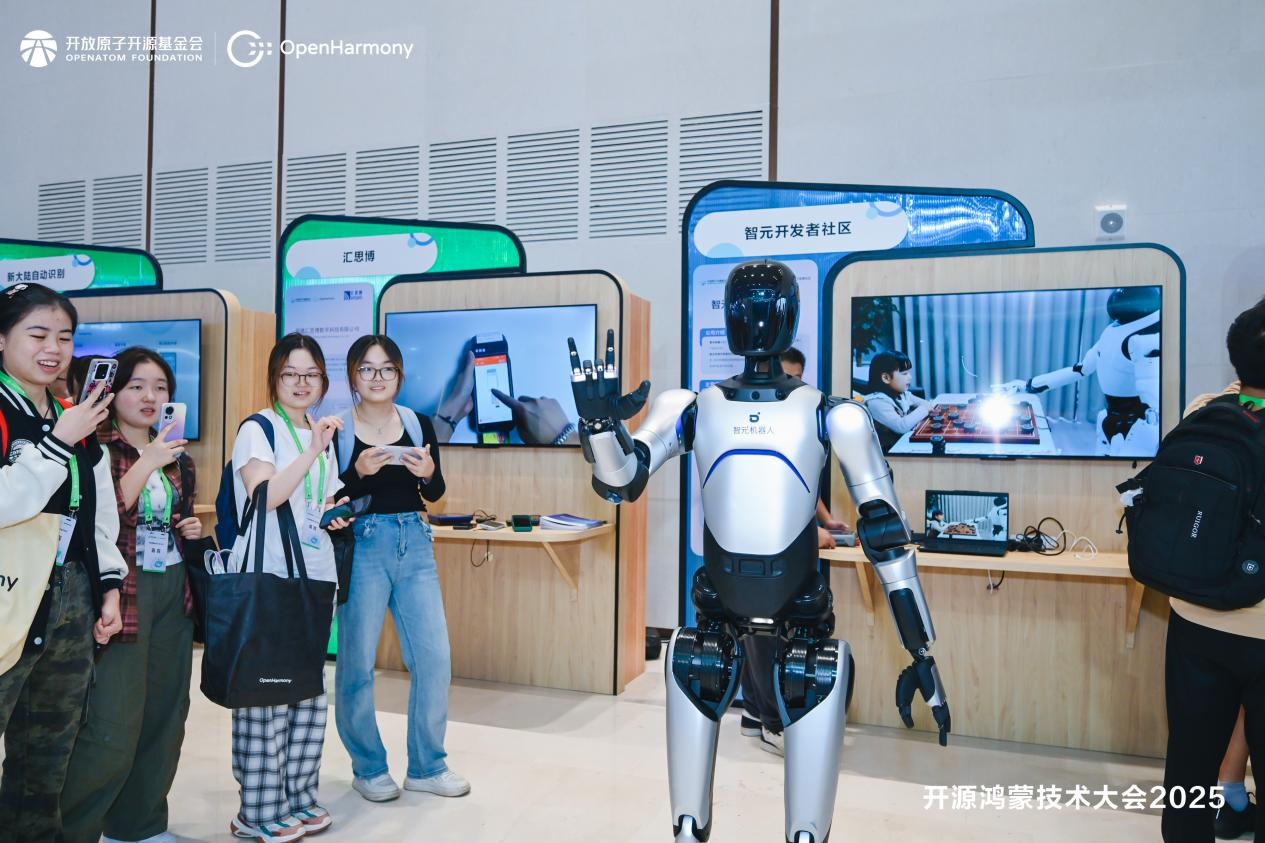 9.29 熊猫体育开源鸿蒙推文图片2.png